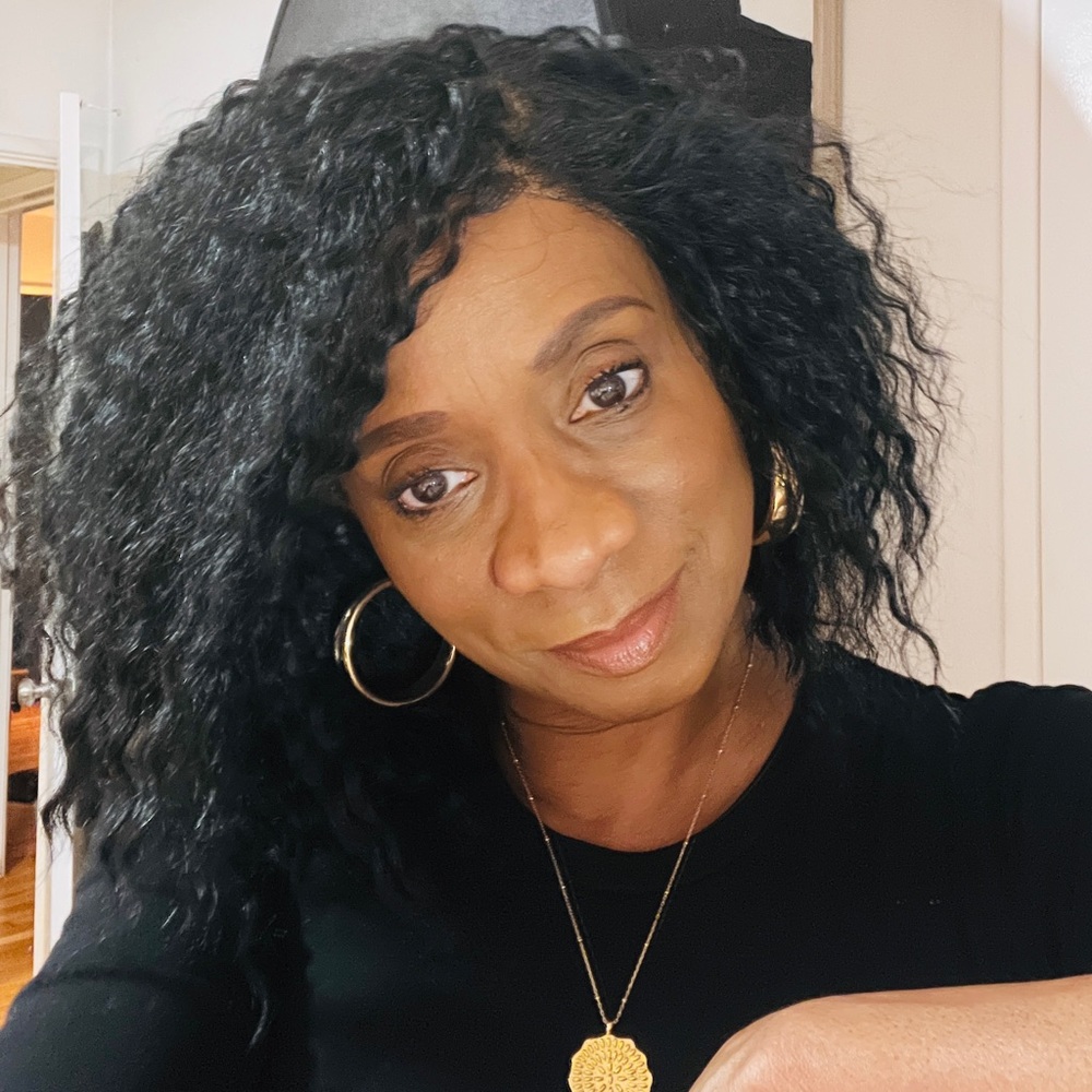 Meet your Posher, Elisa